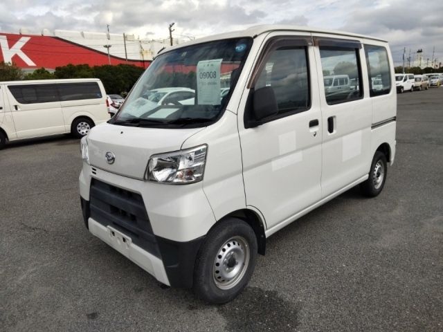 9008 Daihatsu Hijet van S331V 2018 г. (LUM Kobe Nyusatsu)